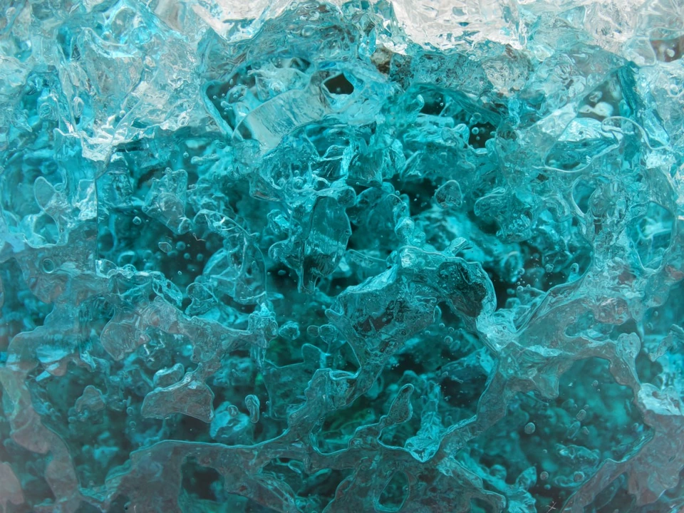 Cristaux Cristal Deco hydratés colorés en bleu et turquoise
